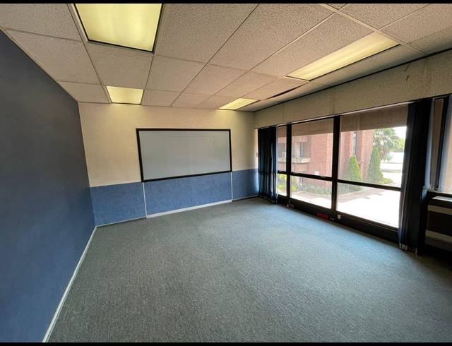 1,073M² OFFICE TO LET IN ALRODE